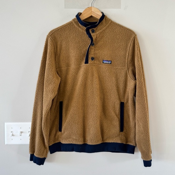 Patagonia Tan and Navy Shearling Button P/O - Style : 26140
Color : BENE - Picture 7 of 7